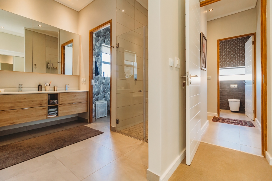 3 Bedroom Property for Sale in Earls Court Lifestyle Estate Western Cape